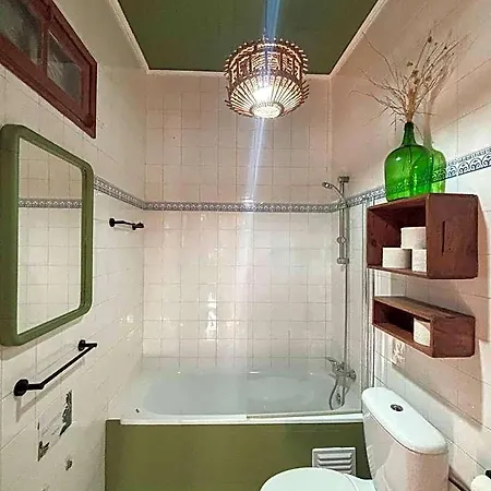 Oliva Hostal *