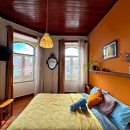 Oliva Hostal *